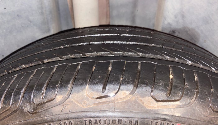 2022 Volkswagen TAIGUN TOPLINE 1.0 TSI MT, Petrol, Manual, 39,605 km, Right Rear Tyre Tread