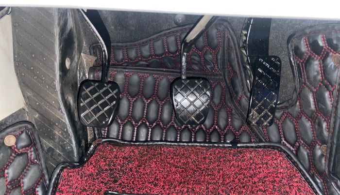 2022 Volkswagen TAIGUN TOPLINE 1.0 TSI MT, Petrol, Manual, 39,605 km, Pedals