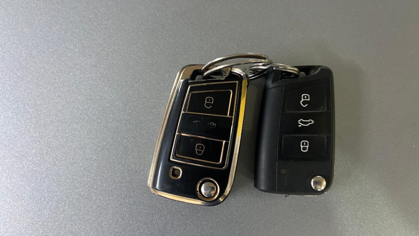 2022 Volkswagen TAIGUN TOPLINE 1.0 TSI MT, Petrol, Manual, 39,605 km, Key Close Up
