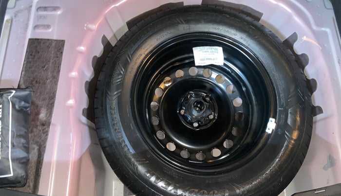 2022 Volkswagen TAIGUN TOPLINE 1.0 TSI MT, Petrol, Manual, 39,605 km, Spare Tyre