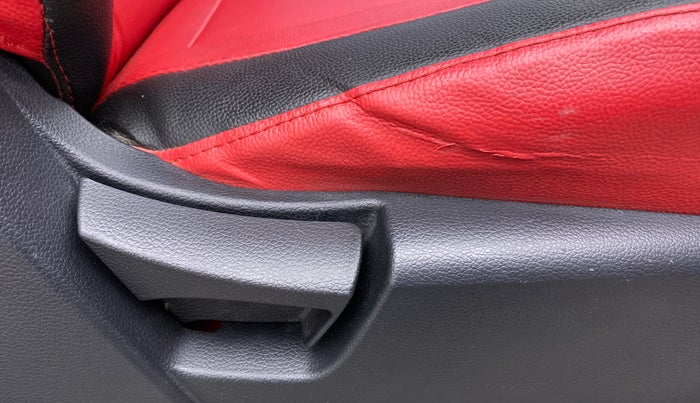 2019 Mahindra XUV300 W6 1.5 DIESEL, Diesel, Manual, 54,443 km, Driver Side Adjustment Panel