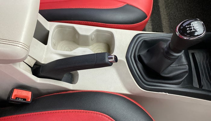 2019 Mahindra XUV300 W6 1.5 DIESEL, Diesel, Manual, 54,443 km, Gear Lever