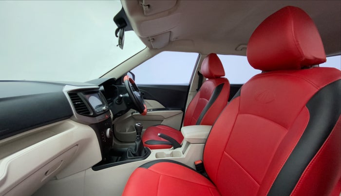 2019 Mahindra XUV300 W6 1.5 DIESEL, Diesel, Manual, 54,443 km, Right Side Front Door Cabin