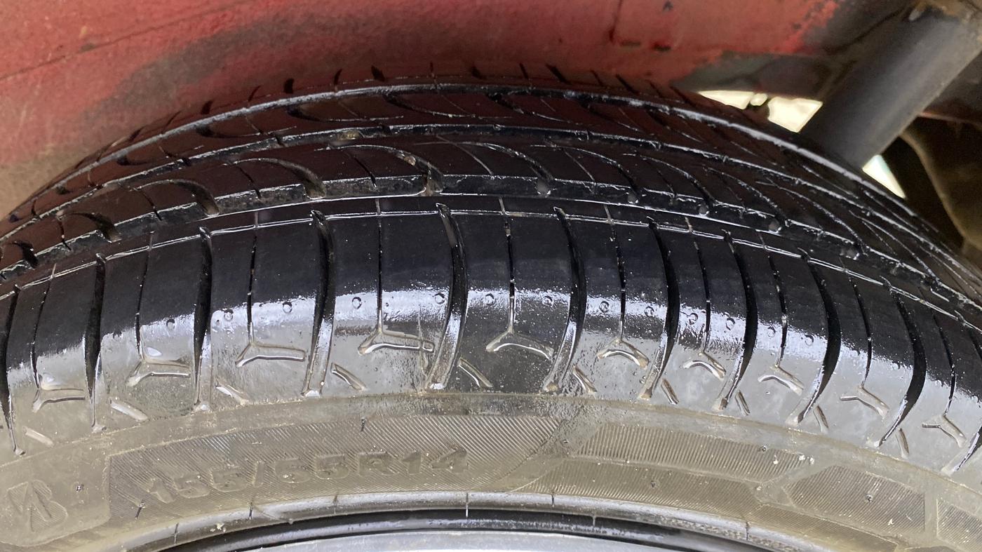 2015 Maruti Wagon R 1.0 VXI AMT, Petrol, Automatic, 32,019 km, Left Rear Tyre Tread