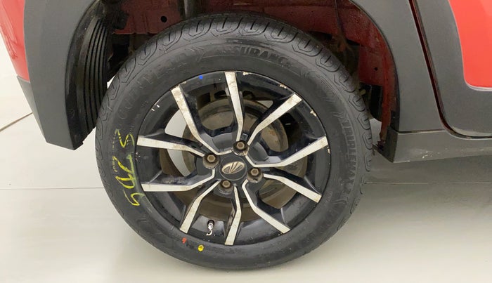 2018 Mahindra KUV 100 NXT K8 P 6 STR DUAL TONE, Petrol, Manual, 53,588 km, Right Rear Wheel