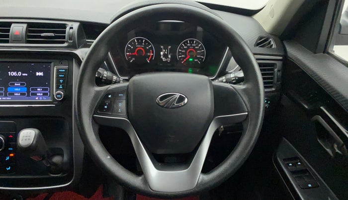 2018 Mahindra KUV 100 NXT K8 P 6 STR DUAL TONE, Petrol, Manual, 53,588 km, Steering Wheel Close Up