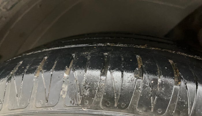 2020 KIA SONET HTK PLUS 1.2, Petrol, Manual, 45,716 km, Left Front Tyre Tread