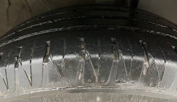 2020 KIA SONET HTK PLUS 1.2, Petrol, Manual, 45,716 km, Right Front Tyre Tread