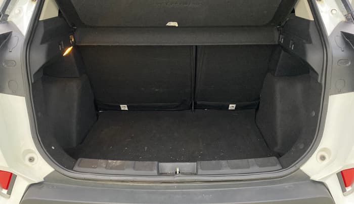 2022 Tata NEXON XZA PLUS SUNROOF DUAL TONE PETROL, Petrol, Automatic, 19,875 km, Boot Inside