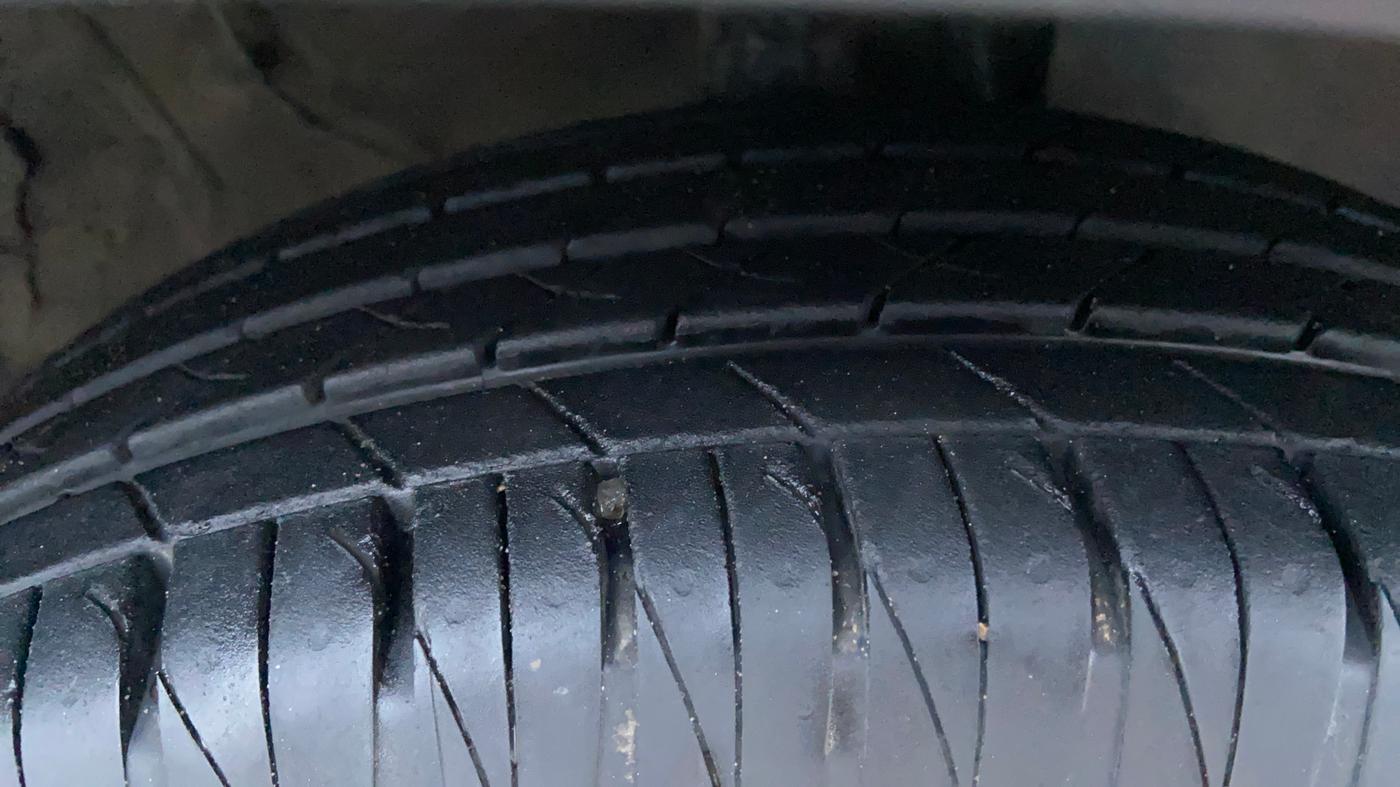 2020 KIA SONET GTX PLUS 1.5, Diesel, Manual, 61,064 km, Right Front Tyre Tread