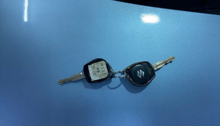 2012 Maruti Ertiga VXI, CNG, Manual, 1,21,801 km, Key Close Up