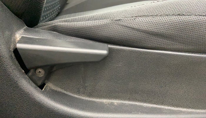 2018 Tata NEXON XM PETROL, Petrol, Manual, 1,06,102 km, Driver Side Adjustment Panel