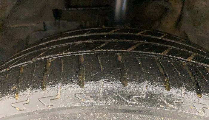 2018 Tata NEXON XM PETROL, Petrol, Manual, 1,06,102 km, Left Front Tyre Tread