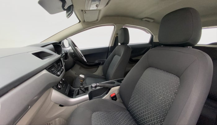 2018 Tata NEXON XM PETROL, Petrol, Manual, 1,06,102 km, Right Side Front Door Cabin