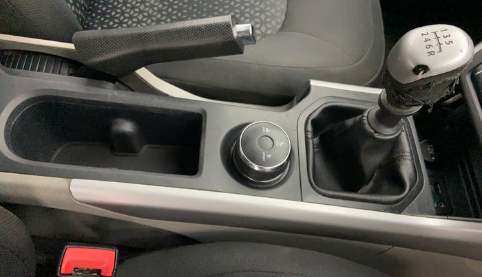 2018 Tata NEXON XM PETROL, Petrol, Manual, 1,06,102 km, Gear Lever
