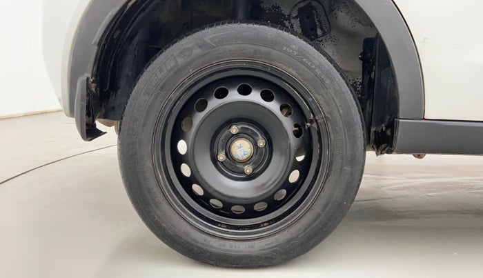 2018 Tata NEXON XM PETROL, Petrol, Manual, 1,06,102 km, Right Rear Wheel