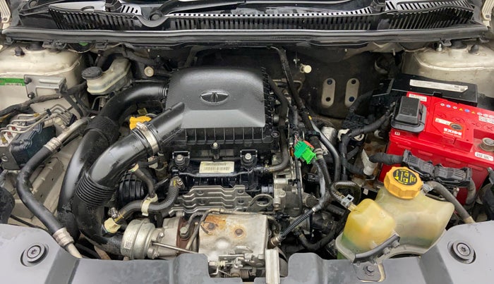 2018 Tata NEXON XM PETROL, Petrol, Manual, 1,06,102 km, Open Bonet