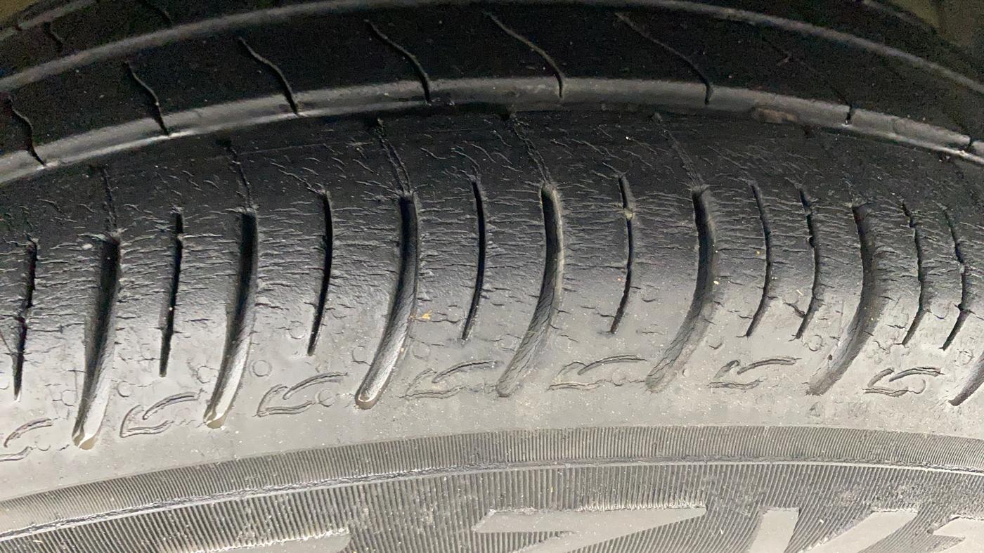 2021 Maruti Baleno SIGMA PETROL 1.2, Petrol, Manual, 27,307 km, Right Front Tyre Tread