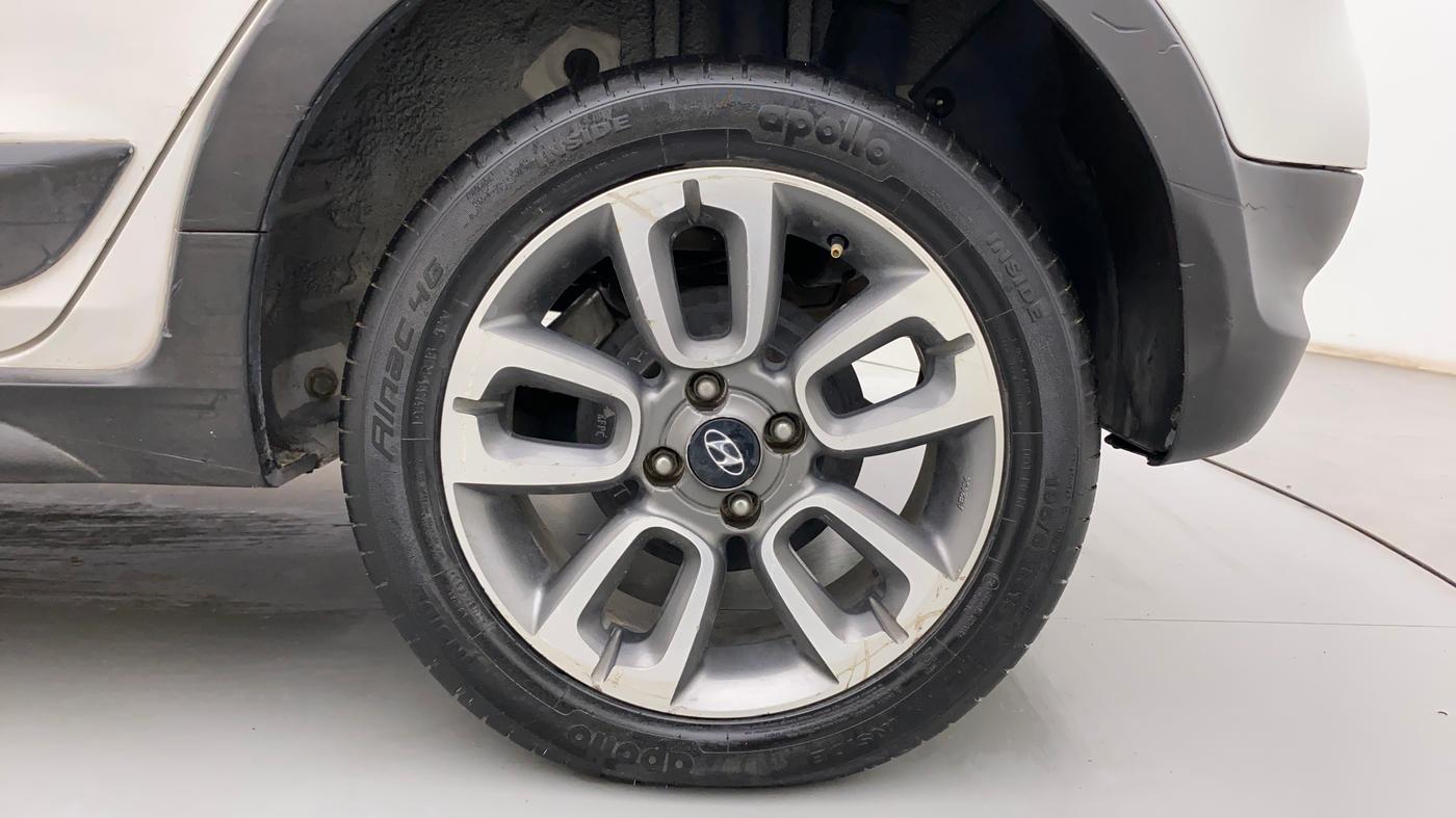 2015 Hyundai i20 Active 1.2 S, Petrol, Manual, 71,368 km, Left Rear Wheel