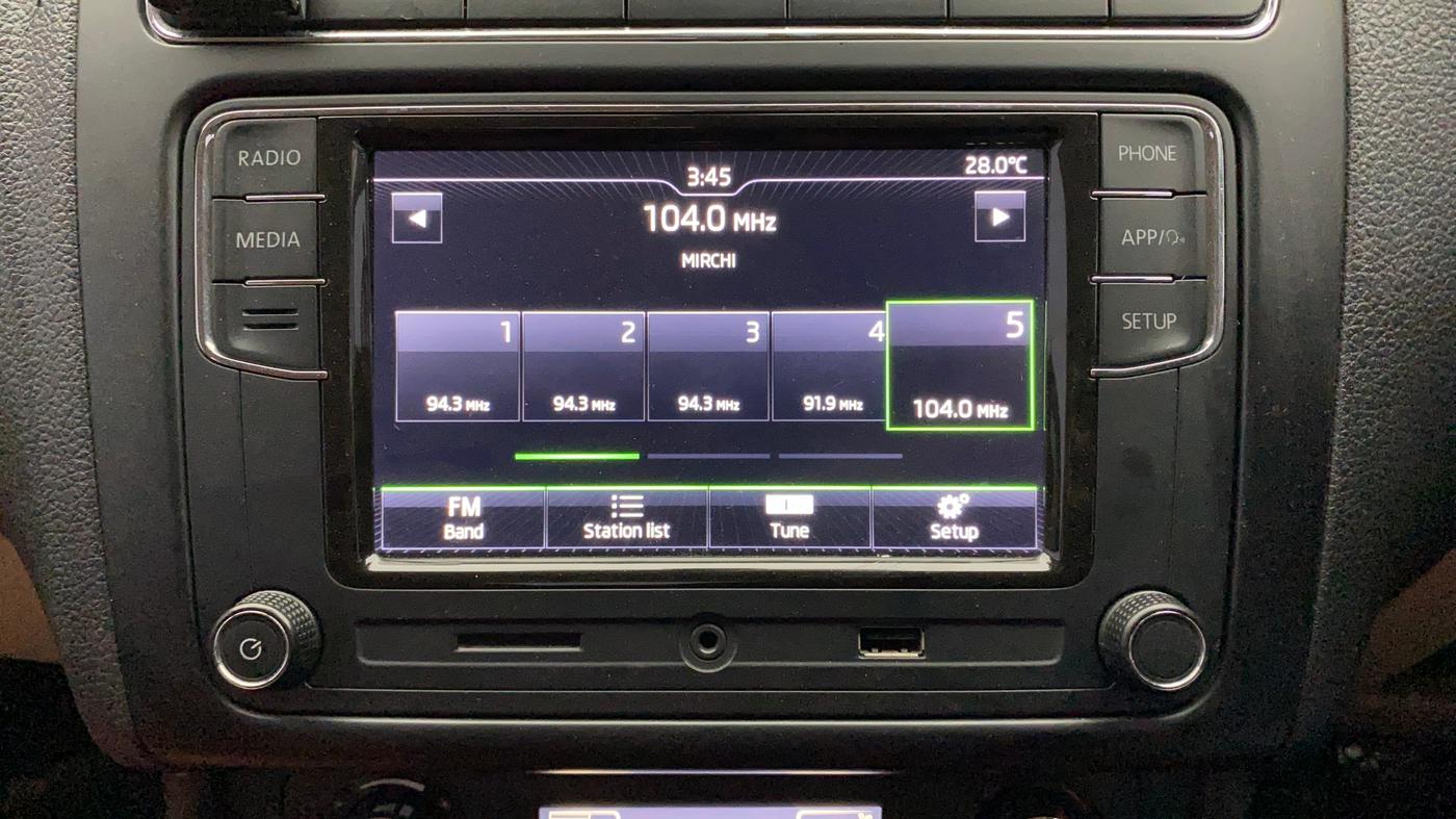2019 Skoda Rapid STYLE 1.6 MPI, Petrol, Manual, 65,949 km, Infotainment System