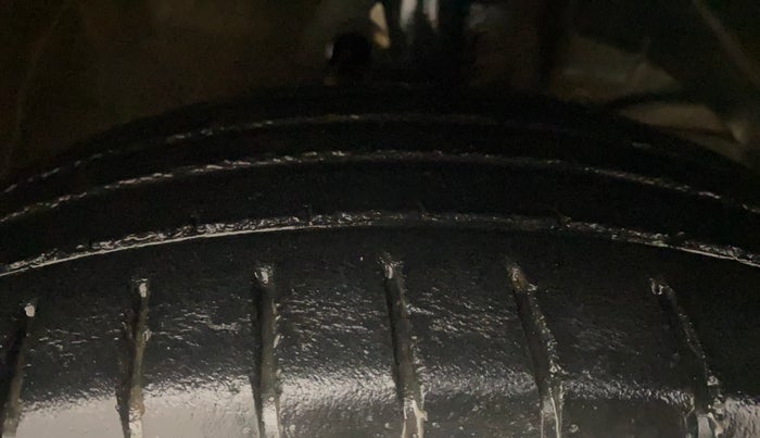 2020 Maruti Swift ZXI PLUS, Petrol, Manual, 42,852 km, Right Front Tyre Tread