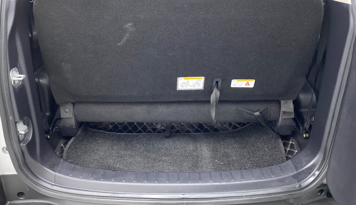 2022 Mahindra SCORPIO-N Z8 L DIESEL AT 2WD 6 STR, Diesel, Automatic, 11,104 km, Boot Inside