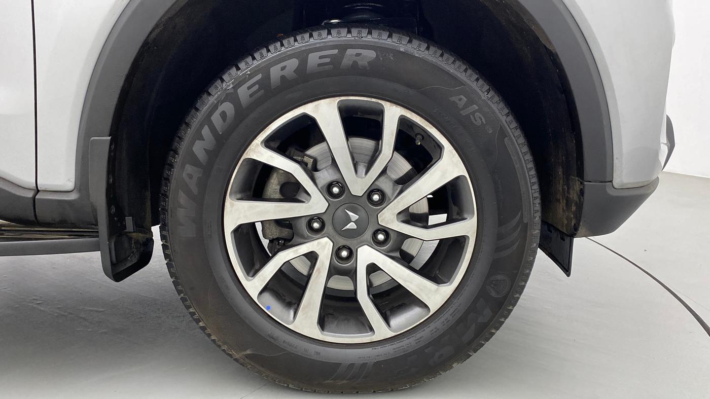 2022 Mahindra SCORPIO-N Z8 L DIESEL AT 2WD 6 STR, Diesel, Automatic, 11,104 km, Right Front Wheel