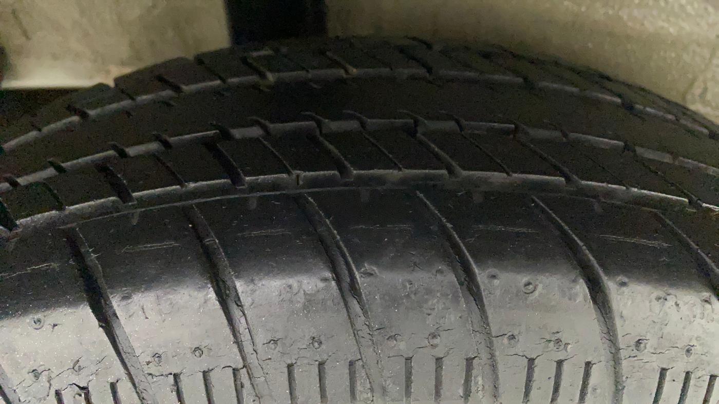 2015 Maruti Celerio VXI AMT, Petrol, Automatic, 37,311 km, Right Rear Tyre Tread