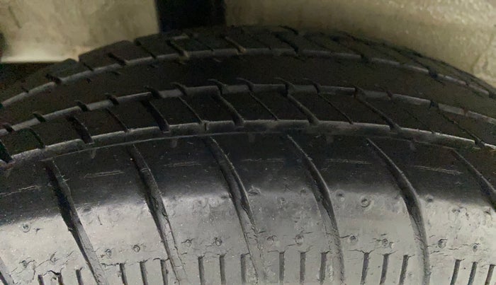 2015 Maruti Celerio VXI AMT, Petrol, Automatic, 37,311 km, Right Rear Tyre Tread
