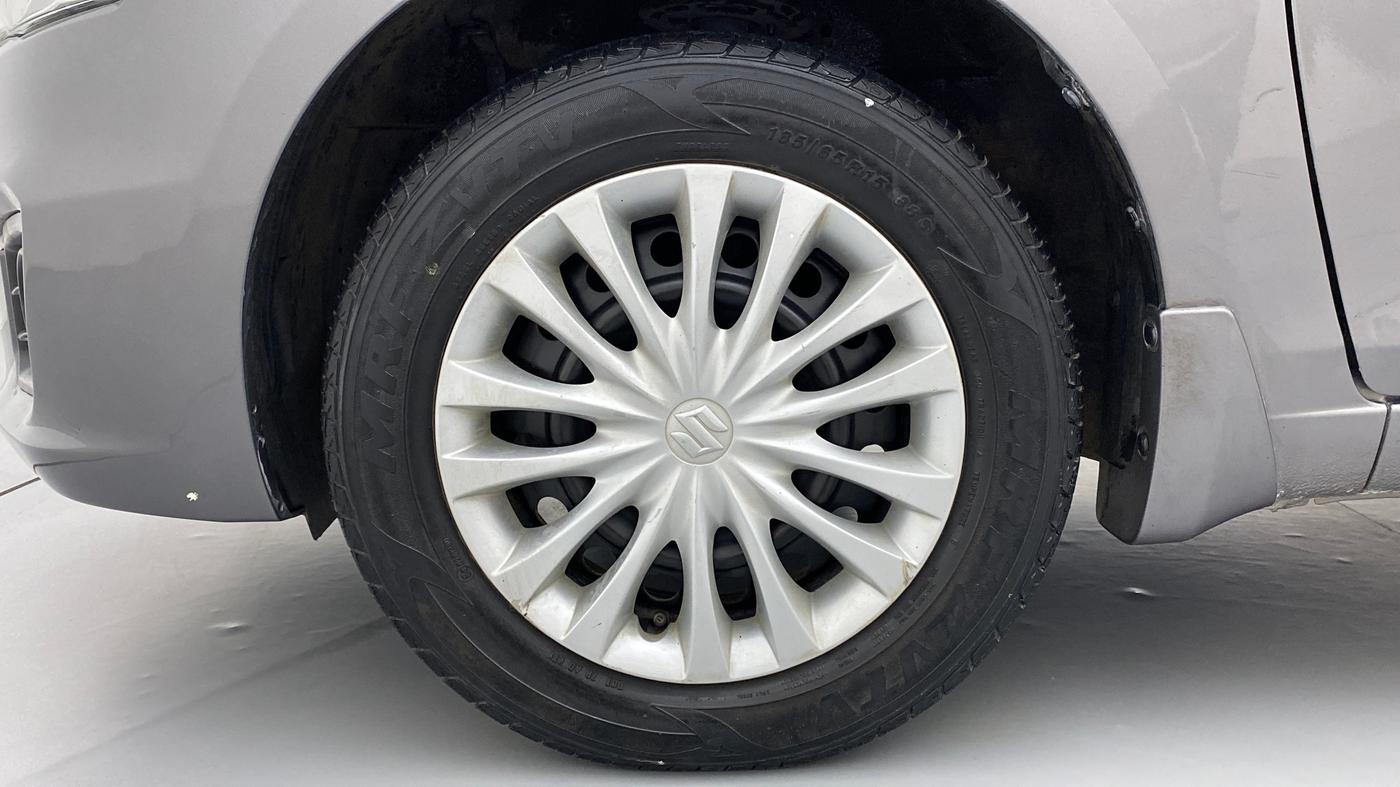 2016 Maruti Ciaz VXI PLUS, Petrol, Manual, 48,439 km, Left Front Wheel