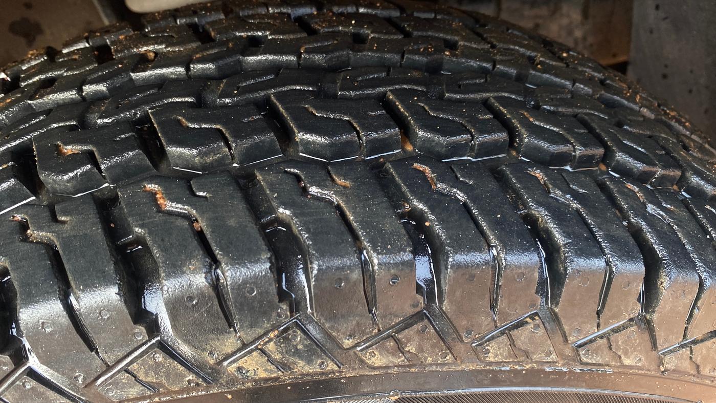 2016 Mahindra TUV300 T8, Diesel, Manual, 84,299 km, Right Front Tyre Tread
