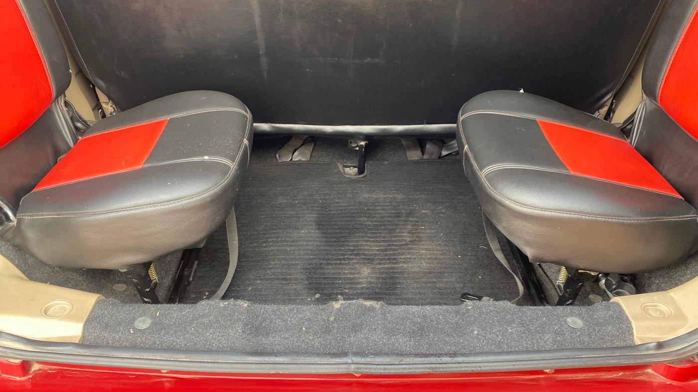 2016 Mahindra TUV300 T8, Diesel, Manual, 84,299 km, Boot Inside