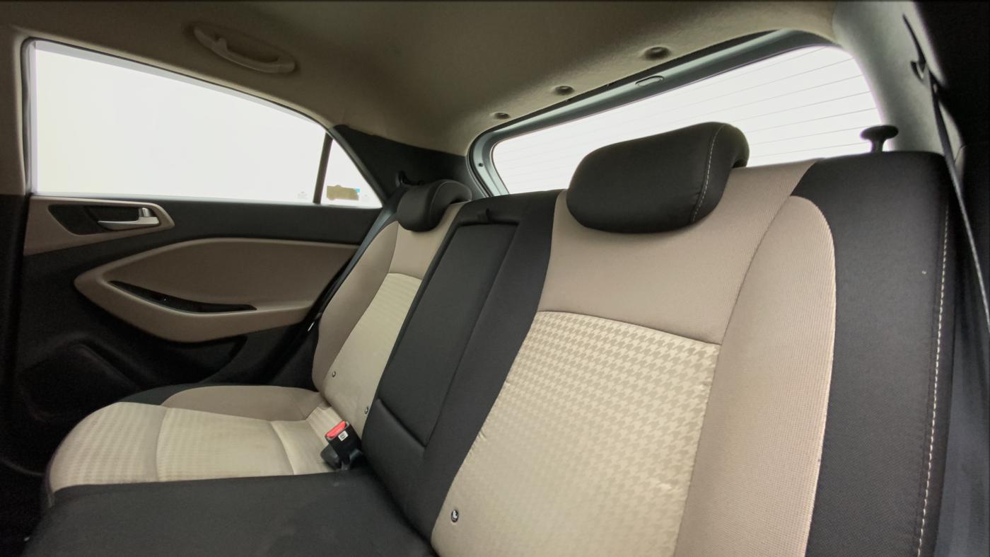 2019 Hyundai Elite i20 ASTA 1.2 (O), Petrol, Manual, 26,633 km, Right Side Rear Door Cabin