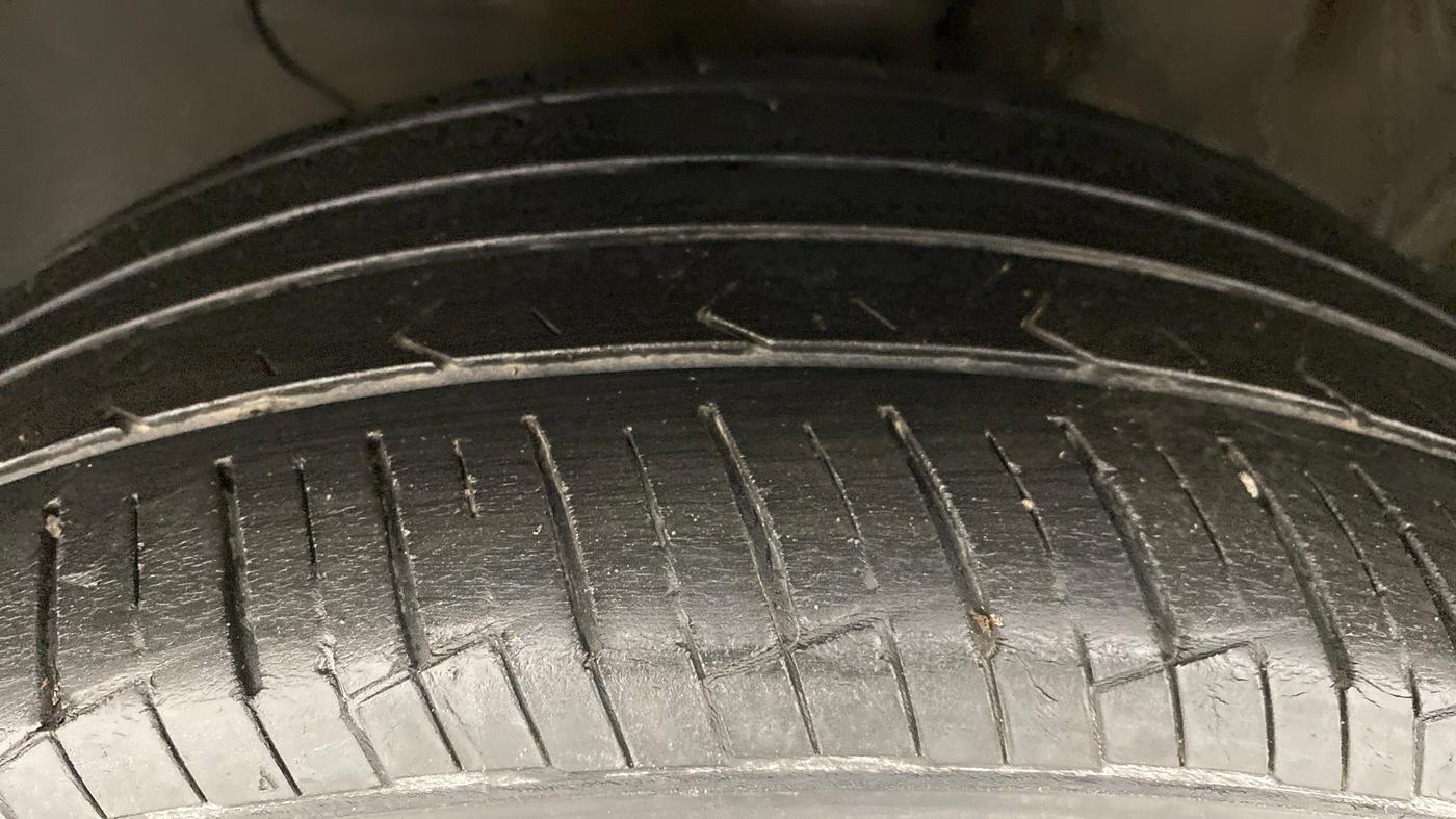 2019 Hyundai Elite i20 ASTA 1.2 (O), Petrol, Manual, 26,633 km, Left Front Tyre Tread