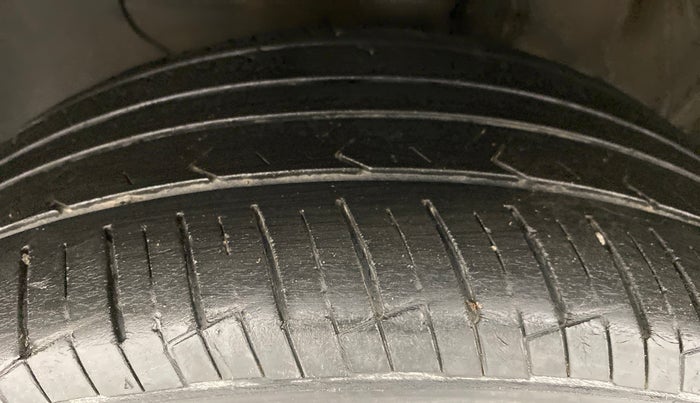 2019 Hyundai Elite i20 ASTA 1.2 (O), Petrol, Manual, 26,633 km, Left Front Tyre Tread