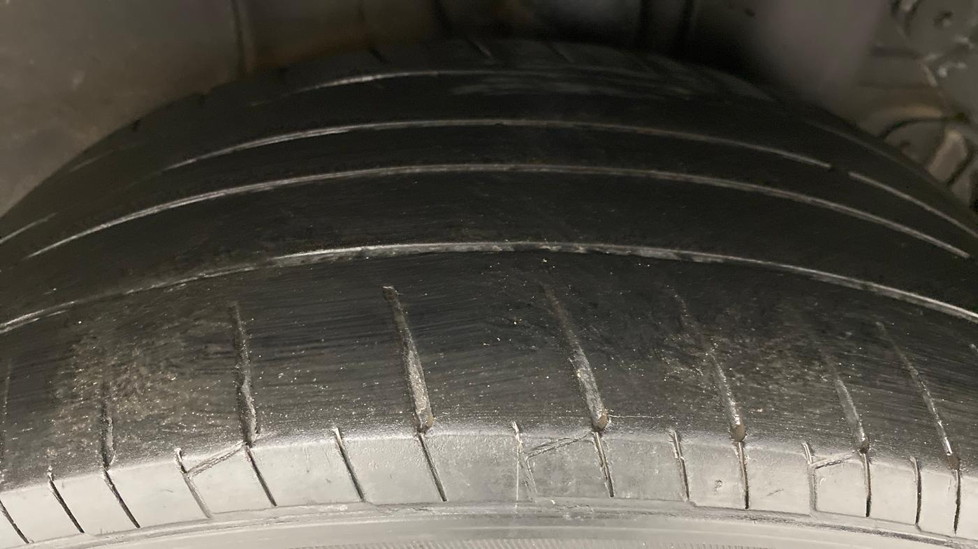 2019 Hyundai Elite i20 ASTA 1.2 (O), Petrol, Manual, 26,633 km, Left Rear Tyre Tread