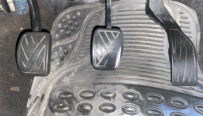 2013 Maruti Swift VDI, Diesel, Manual, 1,28,567 km, Pedals