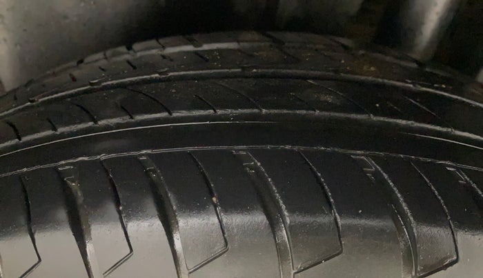 2013 Maruti Swift VDI, Diesel, Manual, 1,28,567 km, Left Rear Tyre Tread