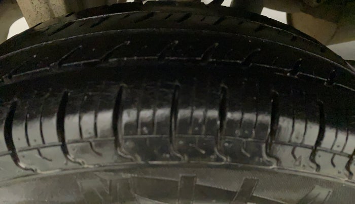 2016 Maruti Alto 800 LXI, Petrol, Manual, 34,996 km, Right Front Tyre Tread
