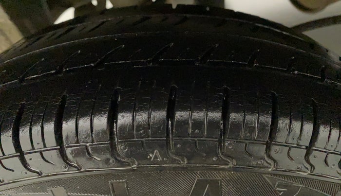 2016 Maruti Alto 800 LXI, Petrol, Manual, 34,996 km, Left Front Tyre Tread