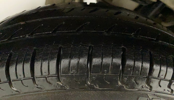 2016 Maruti Alto 800 LXI, Petrol, Manual, 34,996 km, Right Rear Tyre Tread