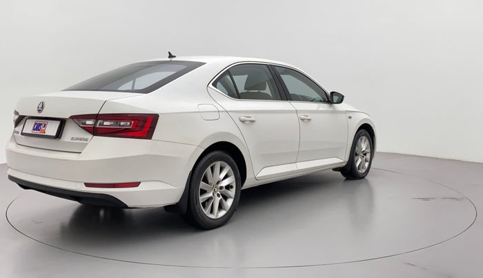 2016 Skoda Superb 1.8 TSI LK AT, Petrol, Automatic, 99,693 km, Right Back Diagonal (45- Degree) View
