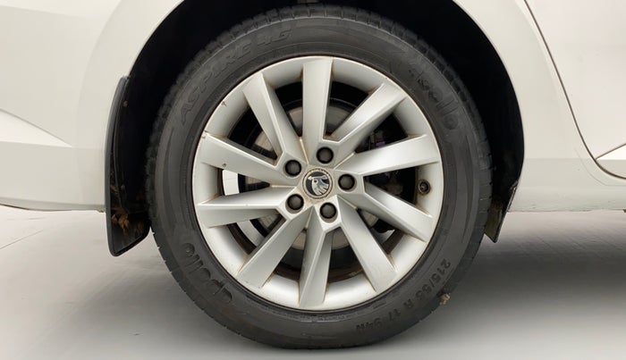 2016 Skoda Superb 1.8 TSI LK AT, Petrol, Automatic, 99,693 km, Right Rear Wheel