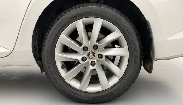 2016 Skoda Superb 1.8 TSI LK AT, Petrol, Automatic, 99,693 km, Left Rear Wheel