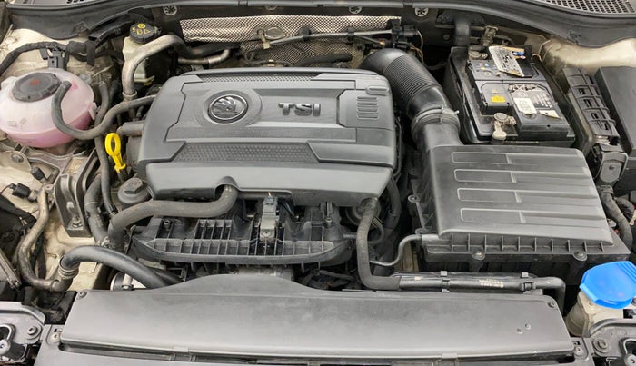 2016 Skoda Superb 1.8 TSI LK AT, Petrol, Automatic, 99,693 km, Engine Bonet View