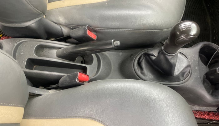 2015 Nissan Micra Active XV, Petrol, Manual, 91,990 km, Gear Lever