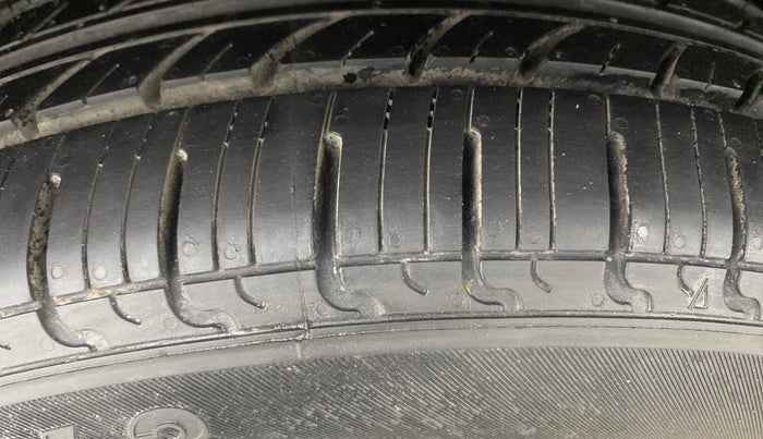 2015 Nissan Micra Active XV, Petrol, Manual, 91,990 km, Right Front Tyre Tread