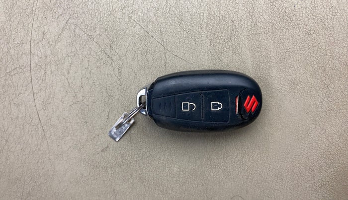 2020 Maruti Ciaz ALPHA  AT 1.5 SHVS PETROL, Petrol, Automatic, 54,793 km, Key Close Up
