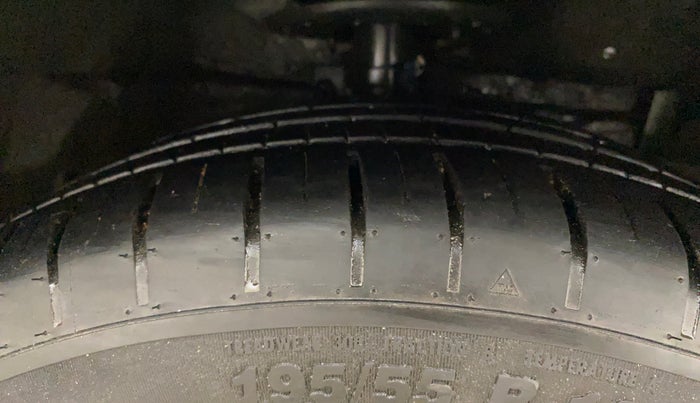 2020 Maruti Ciaz ALPHA  AT 1.5 SHVS PETROL, Petrol, Automatic, 54,793 km, Right Front Tyre Tread