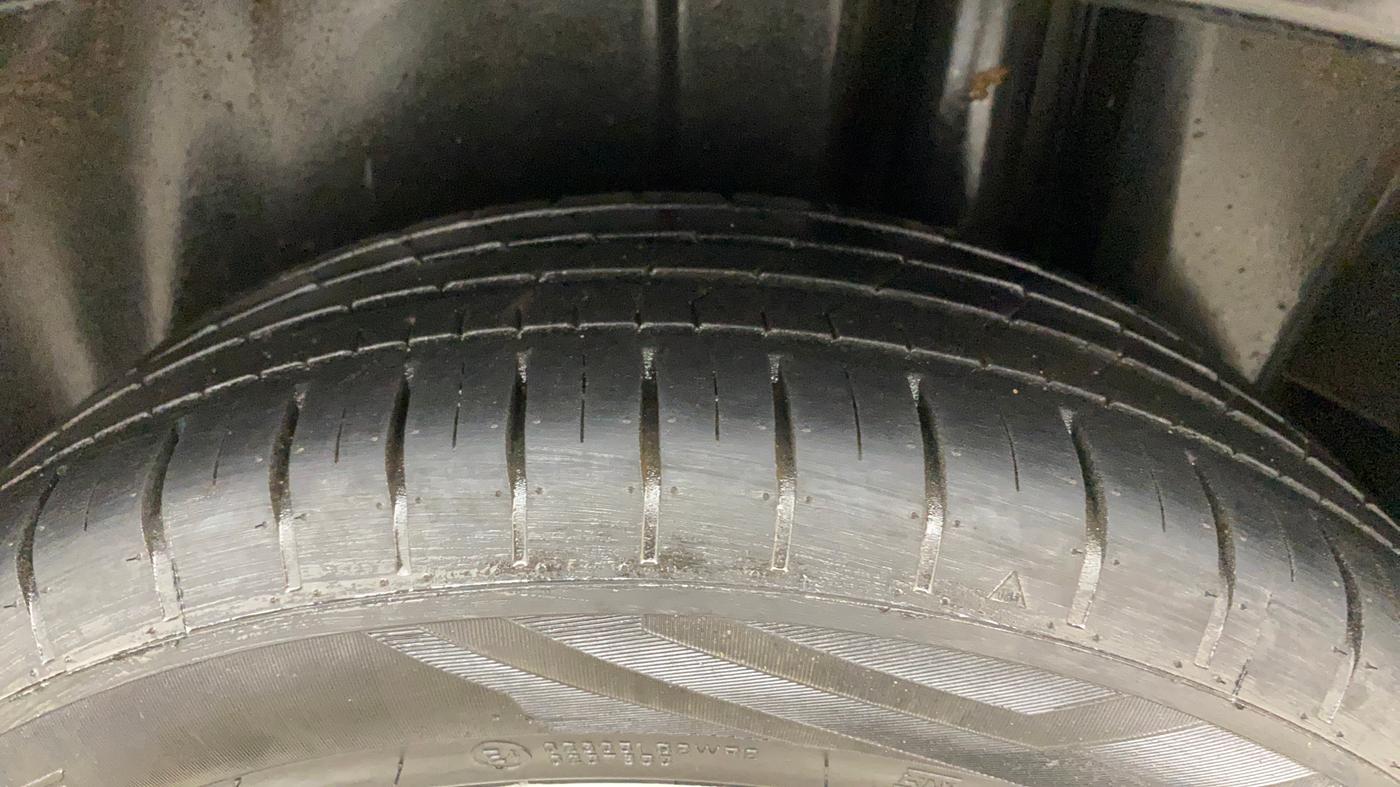 2020 Maruti Ciaz ALPHA  AT 1.5 SHVS PETROL, Petrol, Automatic, 55,101 km, Left Rear Tyre Tread